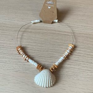 Shell necklace. 10$ or 2 for 15$!